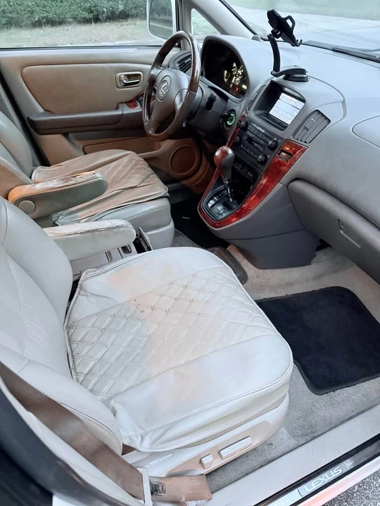 2002 Lexus RX 1st Gen - Image 6 of 10