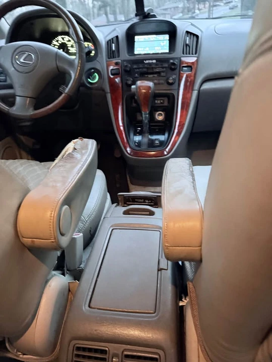 2002 Lexus RX 1st Gen - Image 7 of 10