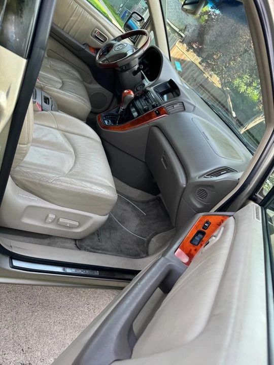 2002 Lexus RX 1st Gen - Image 12 of 14