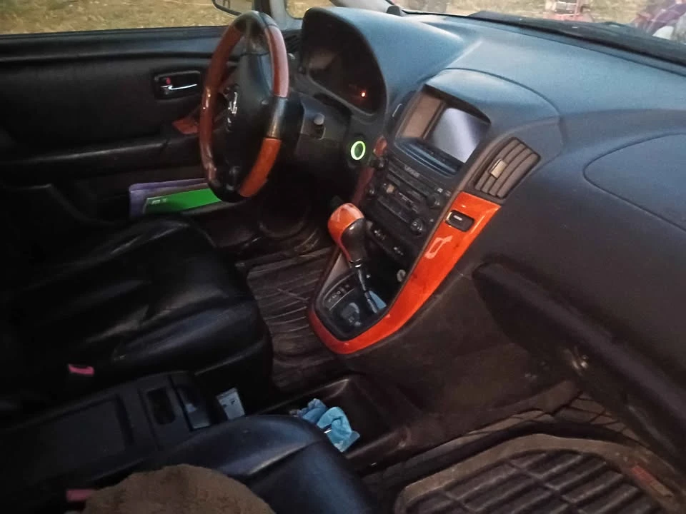 2002 Lexus RX 1st Gen - Image 7 of 10
