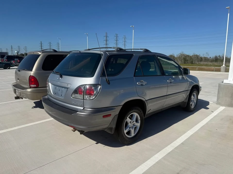 2002 Lexus RX 1st Gen - Image 2 of 8