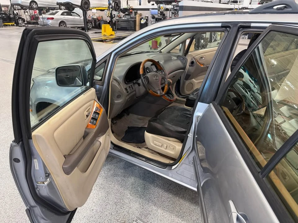 2002 Lexus RX 1st Gen - Image 7 of 8