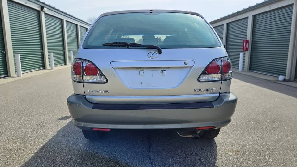 2002 Lexus RX 1st Gen - Image 4 of 15