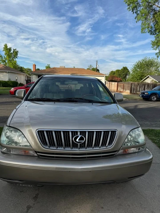 2002 Lexus RX 1st Gen - Image 2 of 14