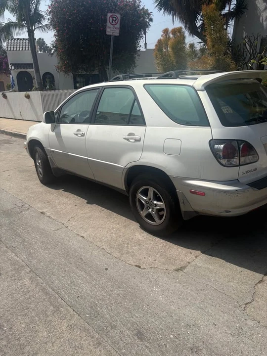 2002 Lexus RX 1st Gen - Image 3 of 5