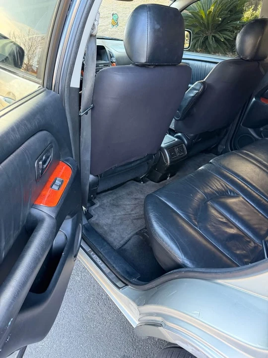 2002 Lexus RX 1st Gen - Image 9 of 12