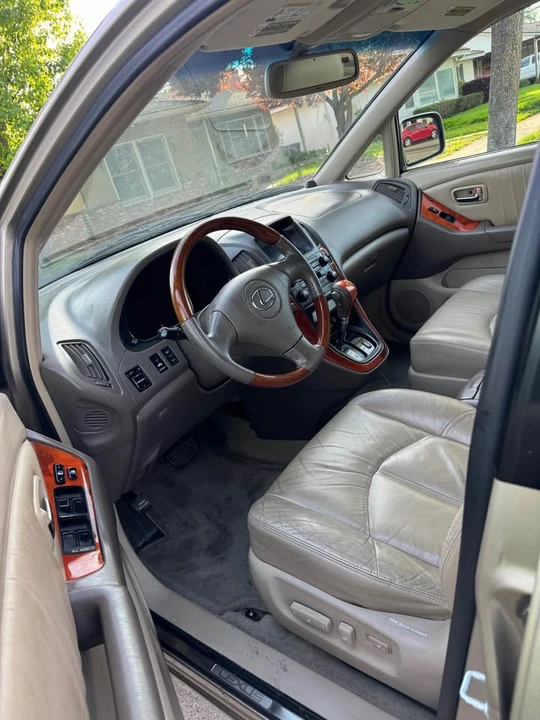 2002 Lexus RX 1st Gen - Image 11 of 14