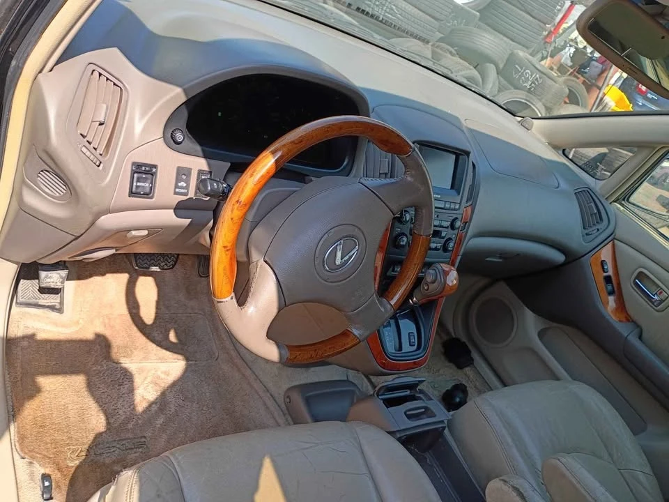 2002 Lexus RX 1st Gen - Image 5 of 5