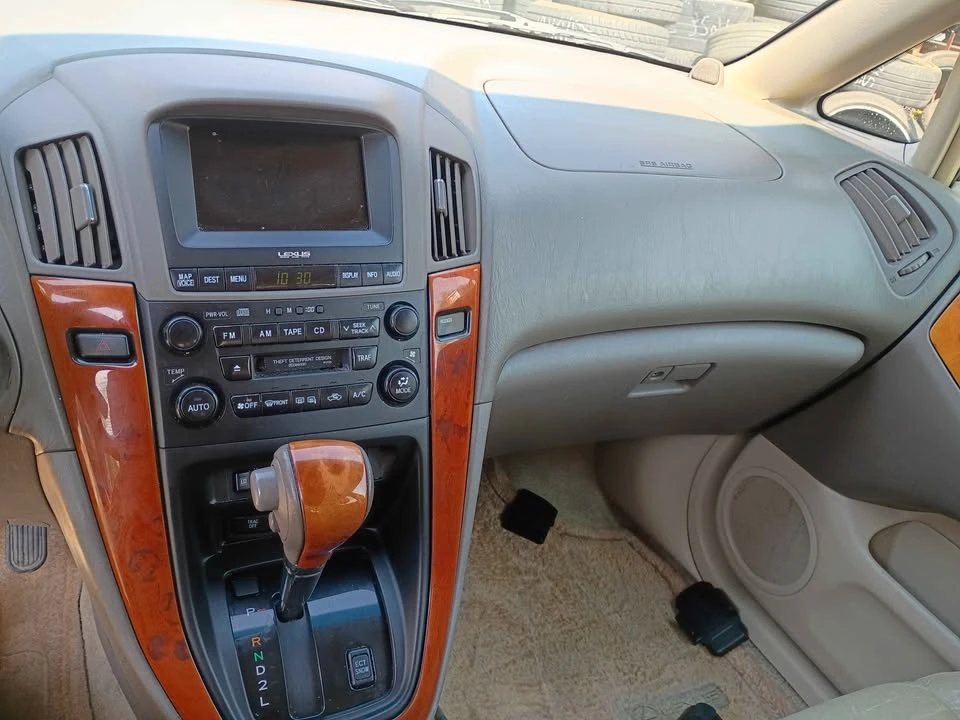 2002 Lexus RX 1st Gen - Image 14 of 15