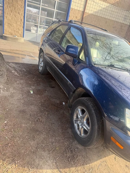 2002 Lexus RX 1st Gen - Image 2 of 6