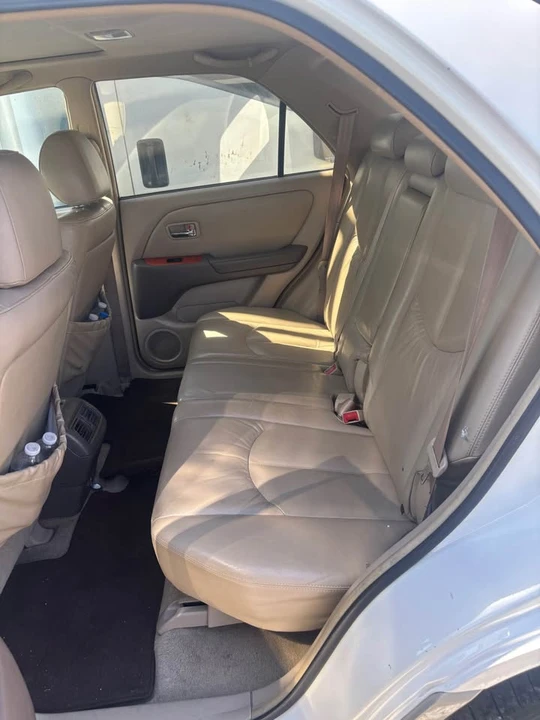 2002 Lexus RX 1st Gen - Image 3 of 11