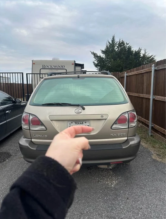 2002 Lexus RX 1st Gen - Image 4 of 12