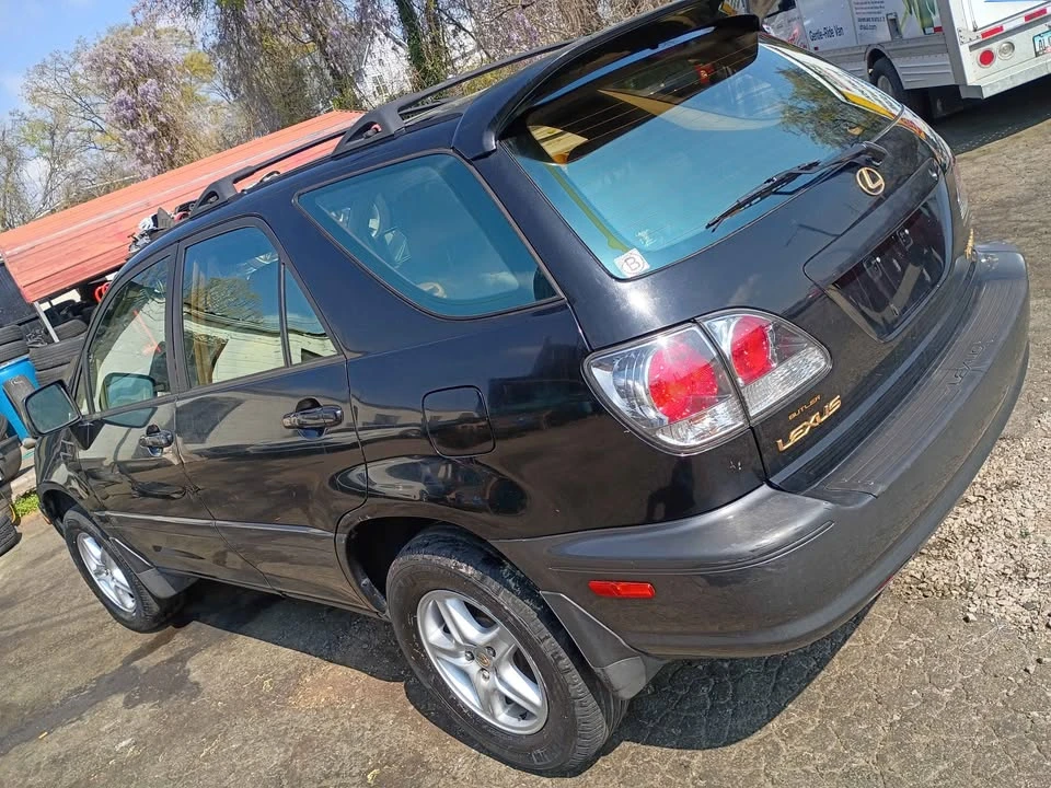 2002 Lexus RX 1st Gen - Image 3 of 15