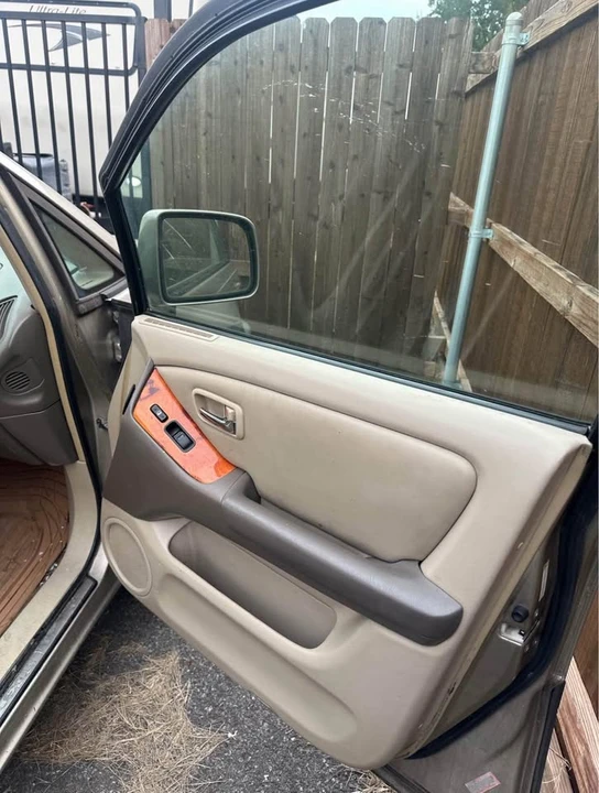 2002 Lexus RX 1st Gen - Image 10 of 12