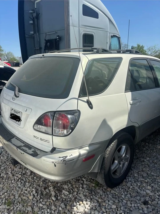 2002 Lexus RX 1st Gen - Image 7 of 11