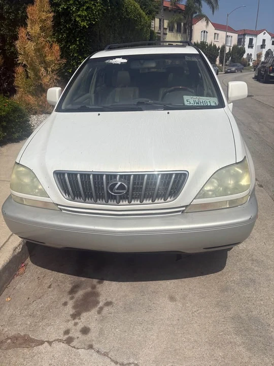 2002 Lexus RX 1st Gen - Image 2 of 5