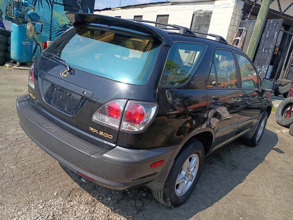 2002 Lexus RX 1st Gen - Image 4 of 15