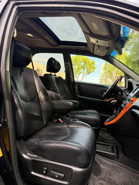 2002 Lexus RX 1st Gen - Image 10 of 17