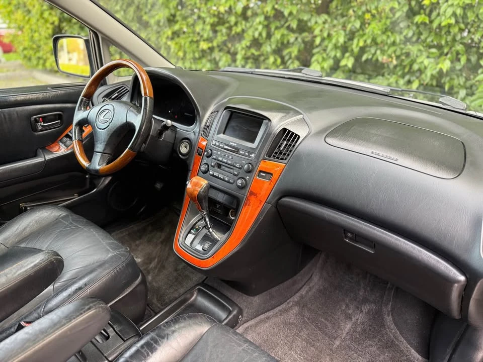 2002 Lexus RX 1st Gen - Image 11 of 17