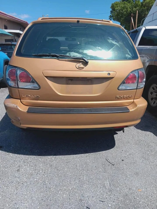 2002 Lexus RX 1st Gen - Image 4 of 9