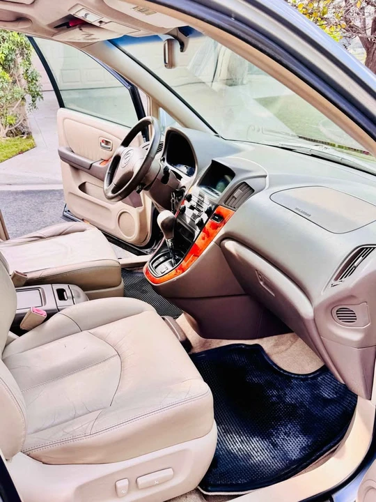 2002 Lexus RX 1st Gen - Image 10 of 12