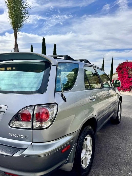2002 Lexus RX 1st Gen - Image 3 of 12