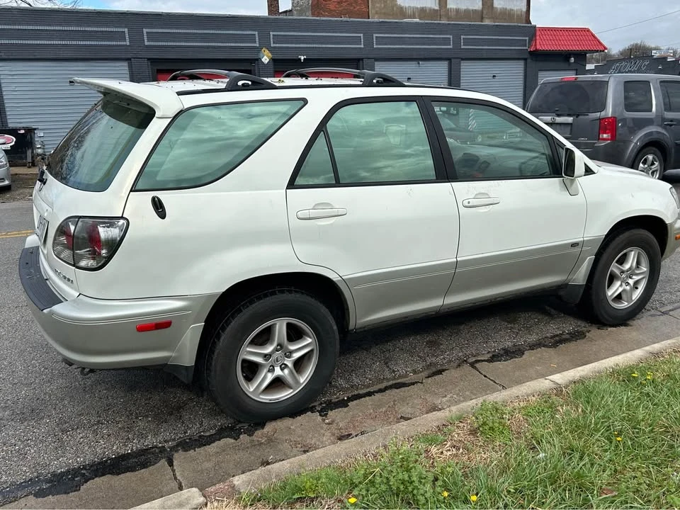 2002 Lexus RX 1st Gen - Image 3 of 7