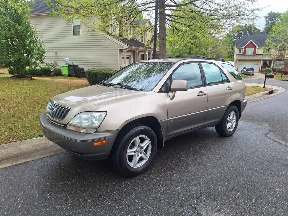 2002 Lexus RX 1st Gen - Image 2 of 15