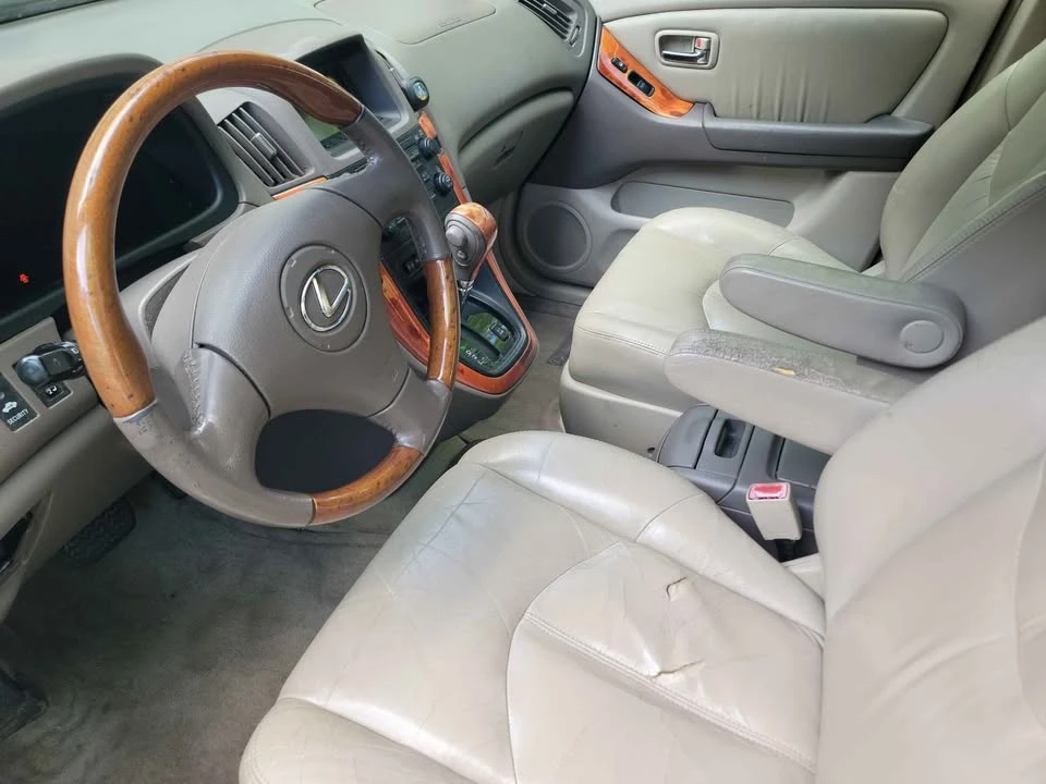 2002 Lexus RX 1st Gen - Image 12 of 15