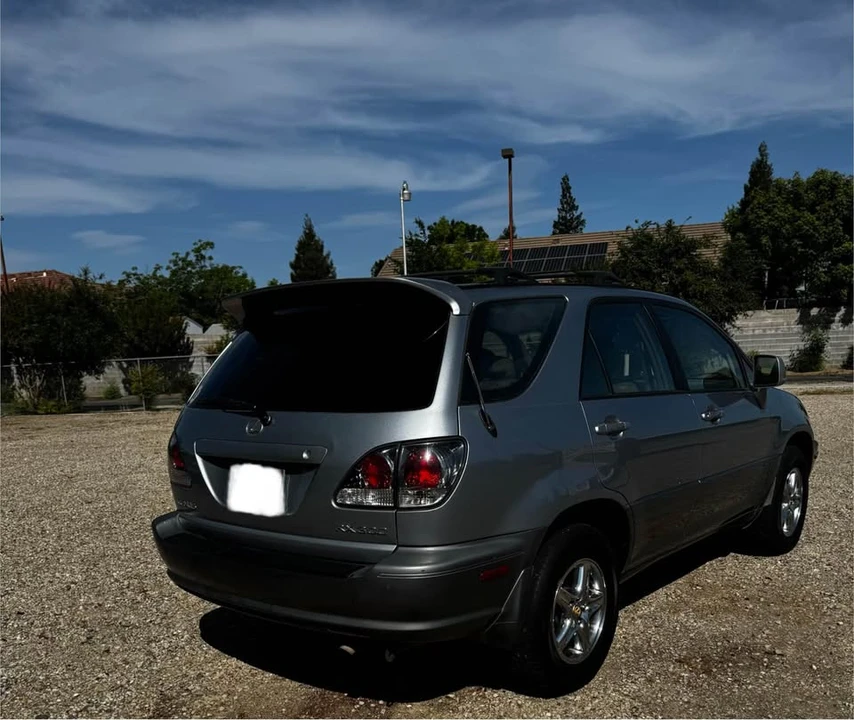 2002 Lexus RX 1st Gen - Image 5 of 13