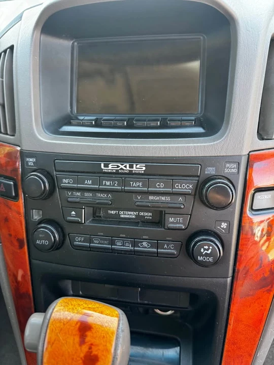 2002 Lexus RX 1st Gen - Image 11 of 13