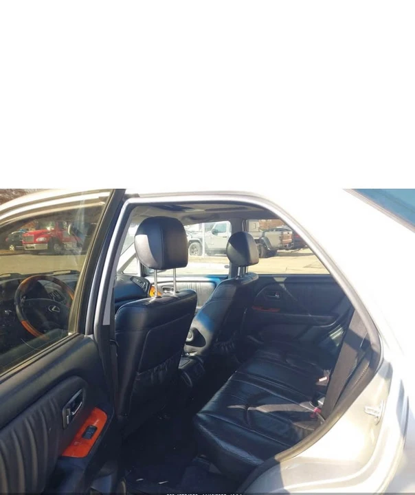 2002 Lexus RX 1st Gen - Image 7 of 9