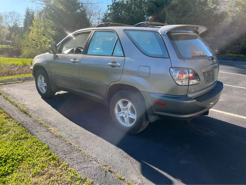 2002 Lexus RX 1st Gen - Image 10 of 13