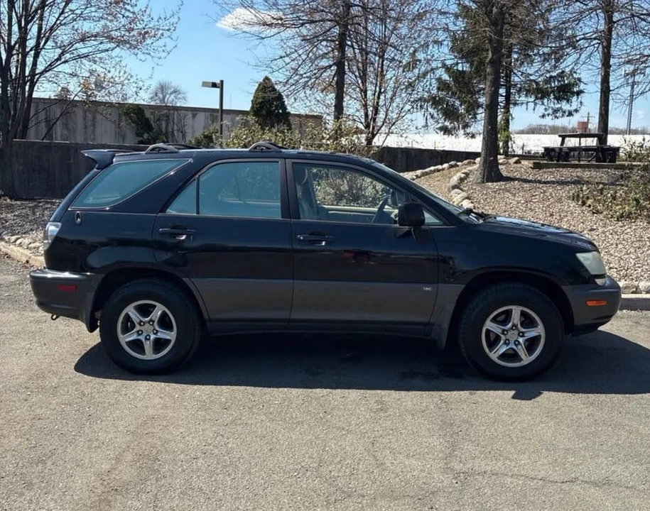 2002 Lexus RX 1st Gen - Image 2 of 10