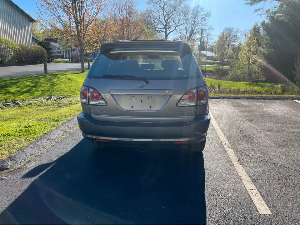 2002 Lexus RX 1st Gen - Image 9 of 13