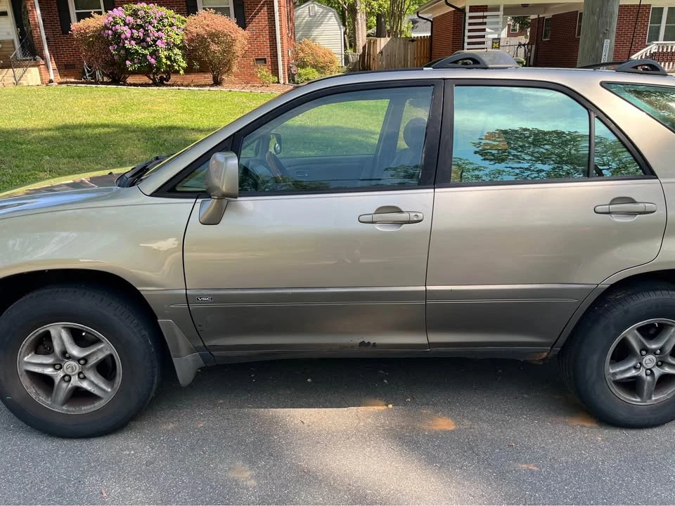 2002 Lexus RX 1st Gen - Image 3 of 8