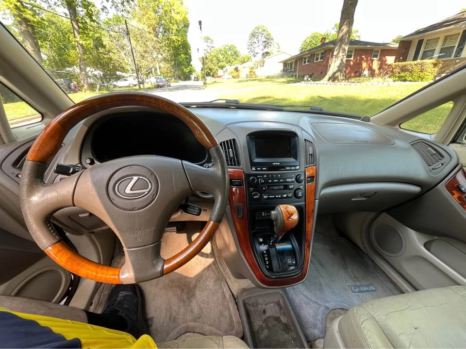 2002 Lexus RX 1st Gen - Image 5 of 8