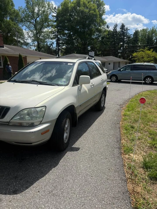 2002 Lexus RX 1st Gen - Image 3 of 8