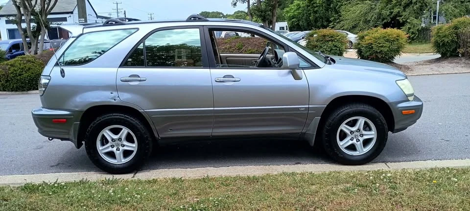 2002 Lexus RX 1st Gen - Image 2 of 7