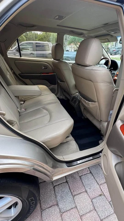 2002 Lexus RX 1st Gen - Image 12 of 20