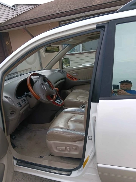 2002 Lexus RX 1st Gen - Image 5 of 10