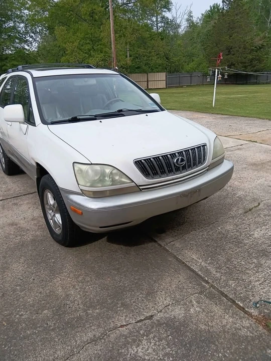 2002 Lexus RX 1st Gen - Image 2 of 10