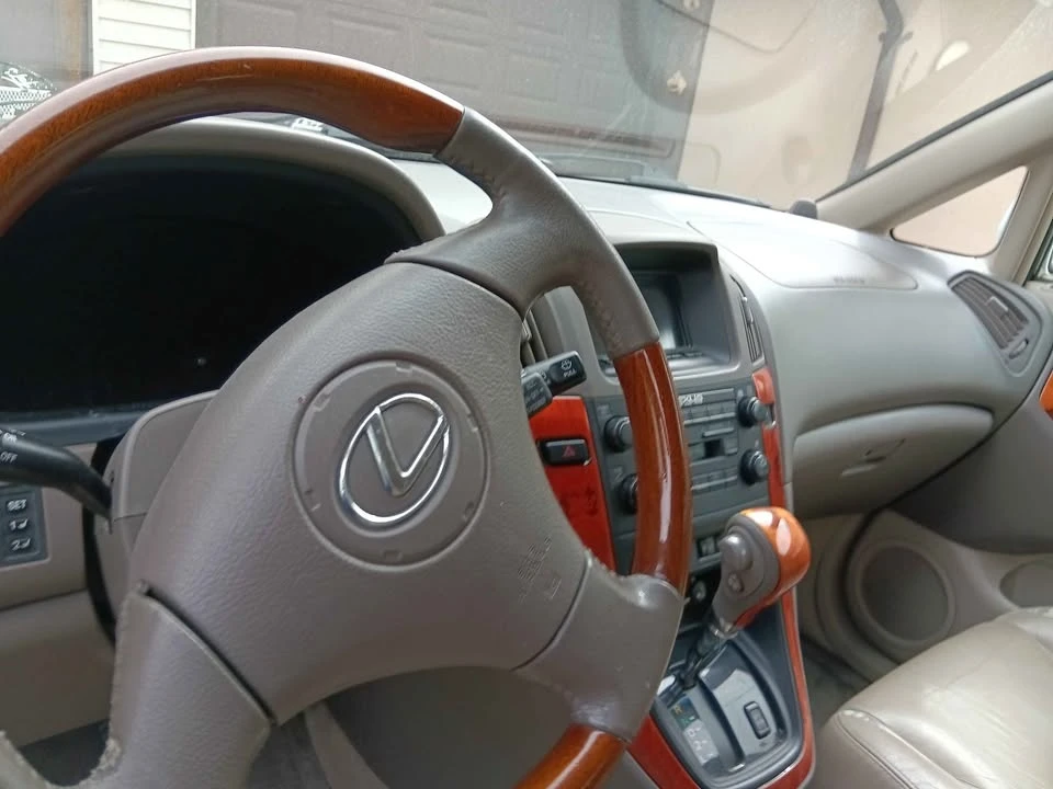 2002 Lexus RX 1st Gen - Image 6 of 10