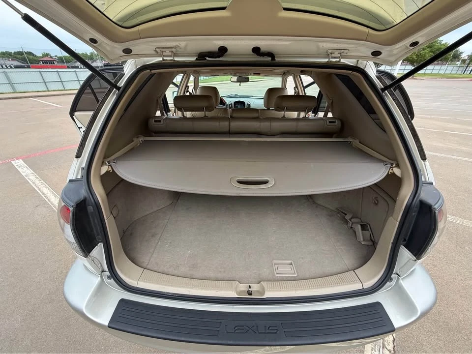2002 Lexus RX 1st Gen - Image 12 of 19