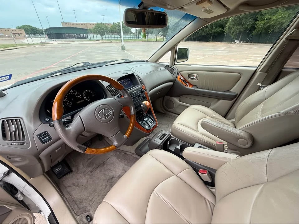 2002 Lexus RX 1st Gen - Image 9 of 19