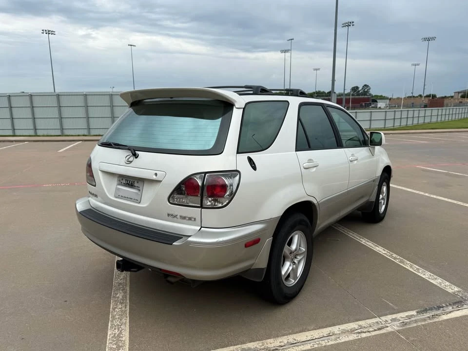 2002 Lexus RX 1st Gen - Image 5 of 19