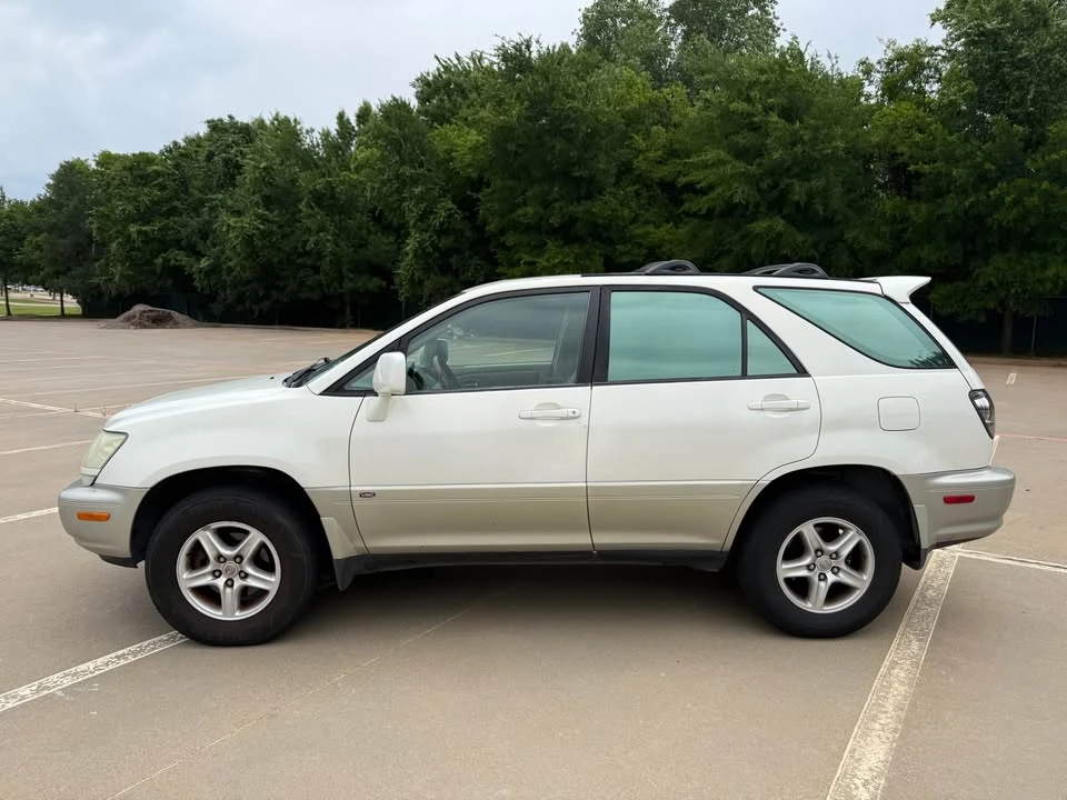 2002 Lexus RX 1st Gen - Image 2 of 19
