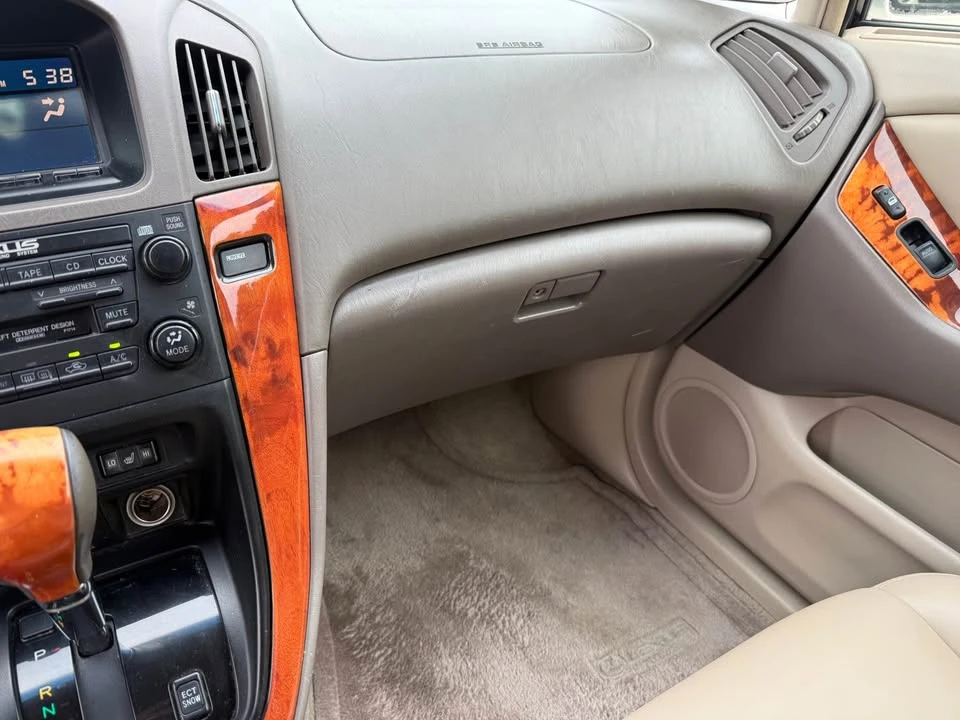 2002 Lexus RX 1st Gen - Image 14 of 19