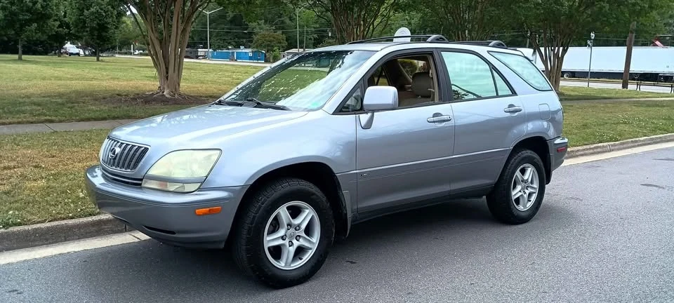 2002 Lexus RX 1st Gen - Image 2 of 8