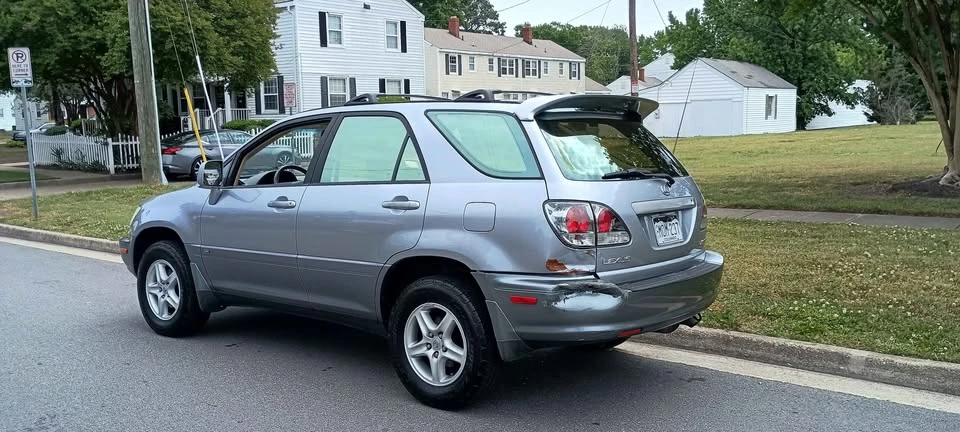 2002 Lexus RX 1st Gen - Image 6 of 8